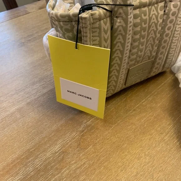 Marc Jacobs Beige Logo Mini Bag. Top handle and crossbody - Picture 3 of 14